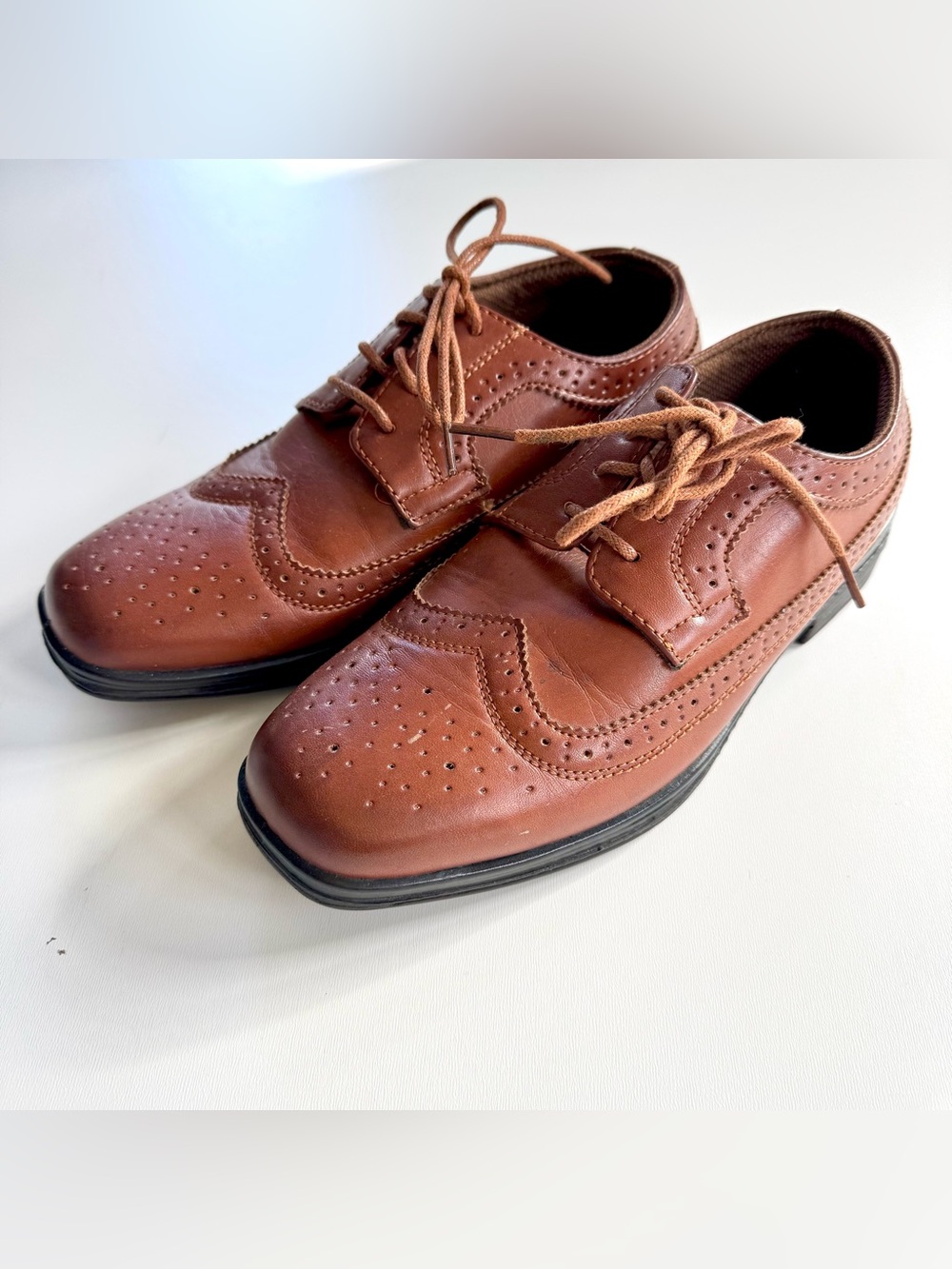 DEER STAGS Boys Size 4M Brown Wingtip Lace Up Tie Dress Shoes